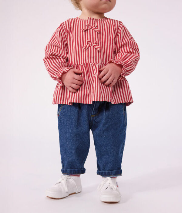 Pantalon bébé en denim uni et broderie cœur