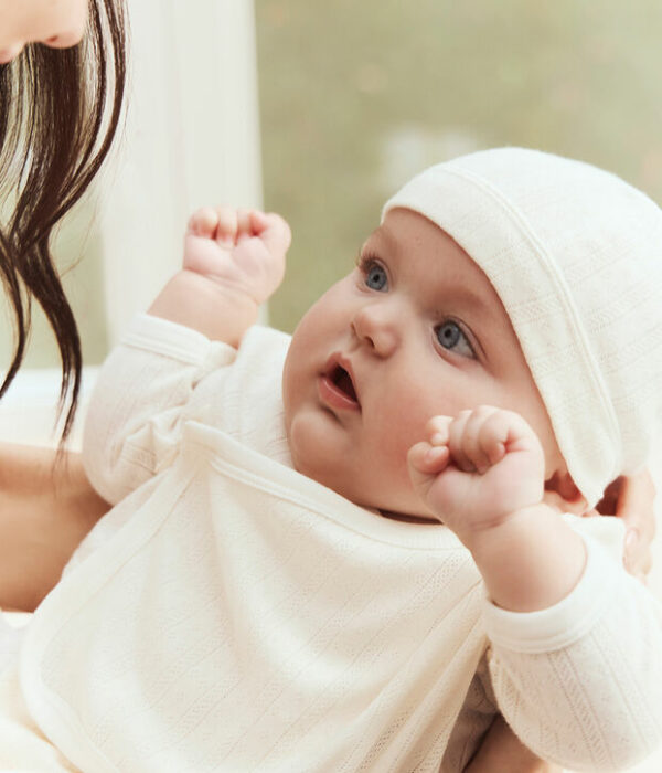 Ensemble long 3 pièces bébé en coton ajouré et son bonnet